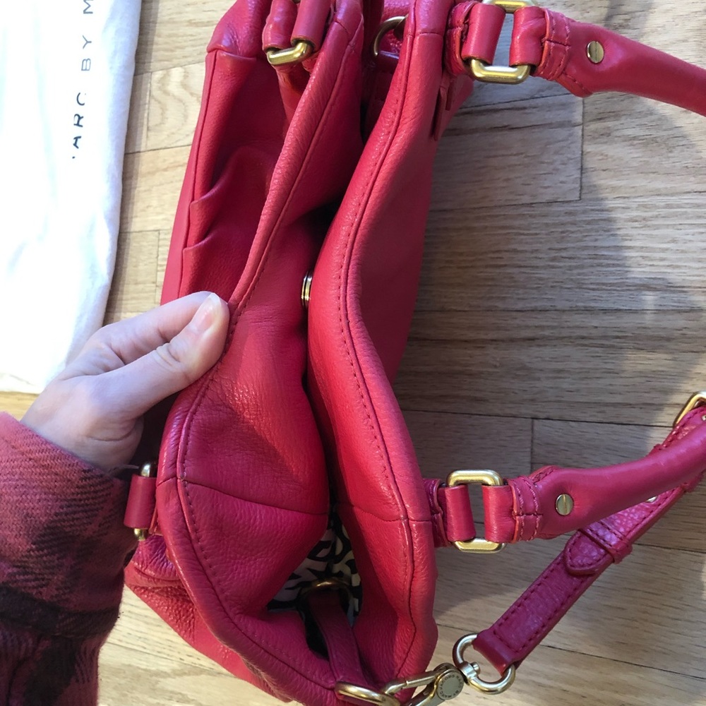 cherry red MARC BY MARC JACOBS purse with gold hardware - Picture 9 of 17